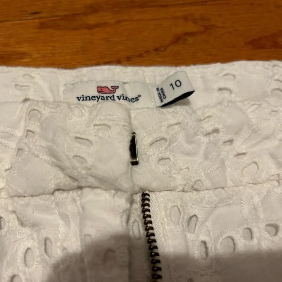 Vineyard Vines girls summer shorts - Picture 2 of 3